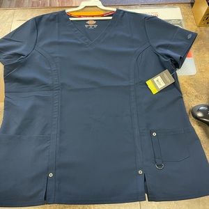 Dickies Women’s V-Neck Xtreme Stretch Top